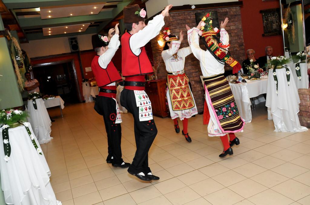 Park Hotel Ribaritsa Bagian luar foto