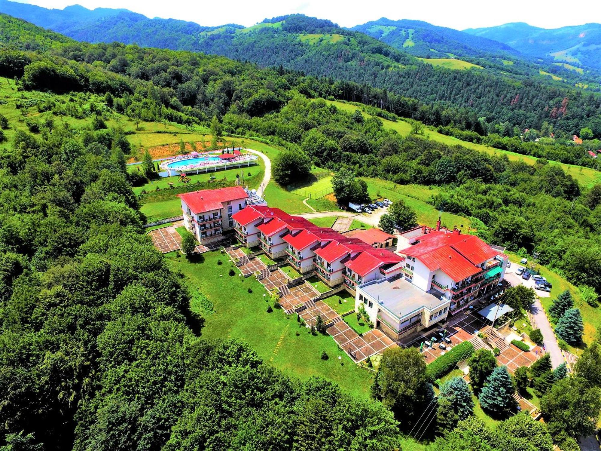Park Hotel Ribaritsa Bagian luar foto