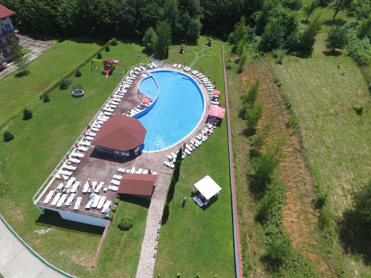 Park Hotel Ribaritsa Bagian luar foto