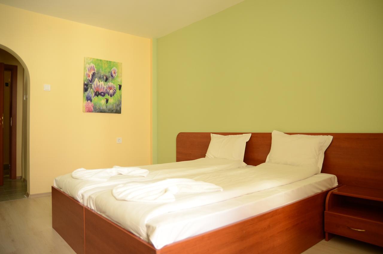 Park Hotel Ribaritsa Bagian luar foto