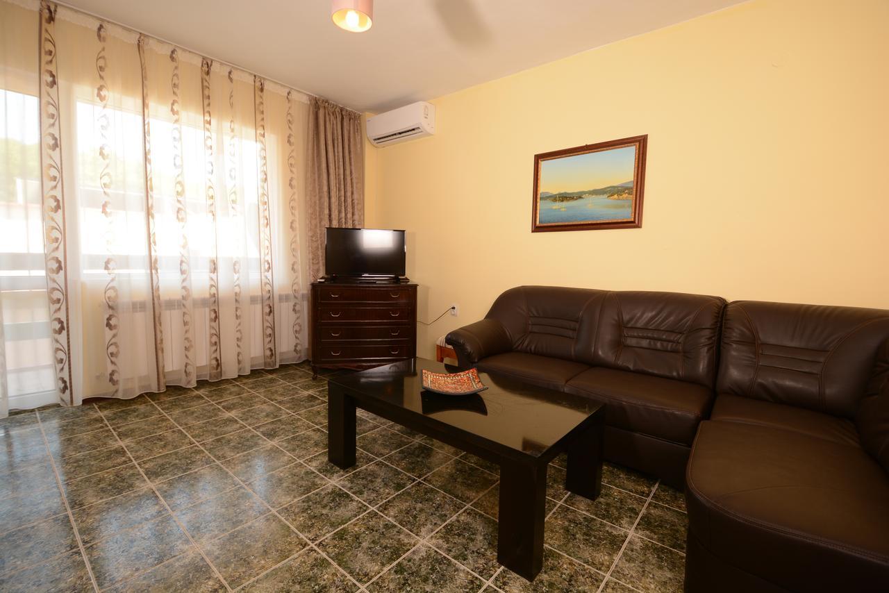 Park Hotel Ribaritsa Bagian luar foto